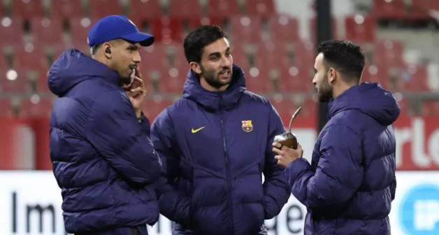 世界杯官网入口-每体:阿劳霍和费兰是巴萨队中最受喜爱的两位球员